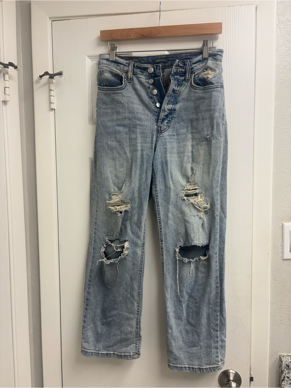 wild fable high rise Light Blue Distressed straight Jeans